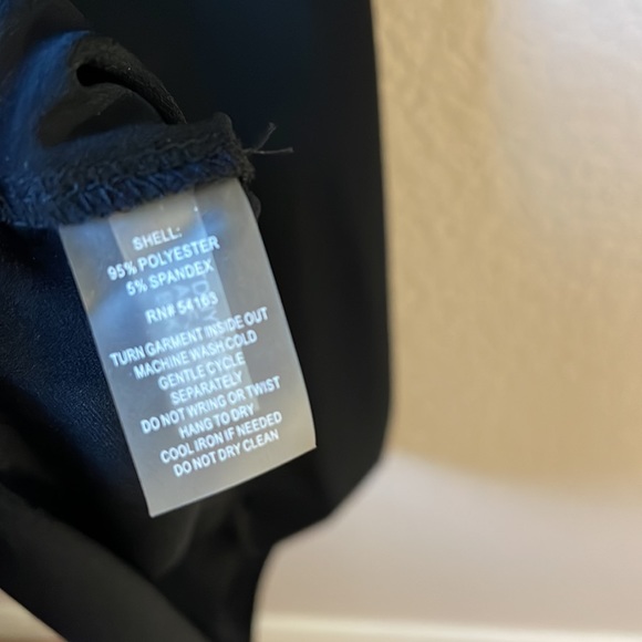 Tommy Hilfiger Bell Sleeve Keyhole Black Dress Sz 6 - Picture 4 of 5